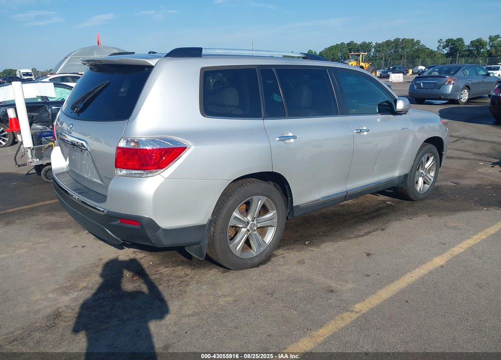 2011 TOYOTA HIGHLANDER LIMITED V6 VIN: 5TDDK3EH4BS090085
