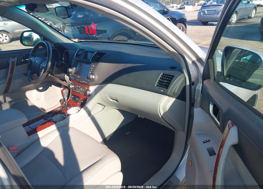 2011 TOYOTA HIGHLANDER LIMITED V6 VIN: 5TDDK3EH4BS090085