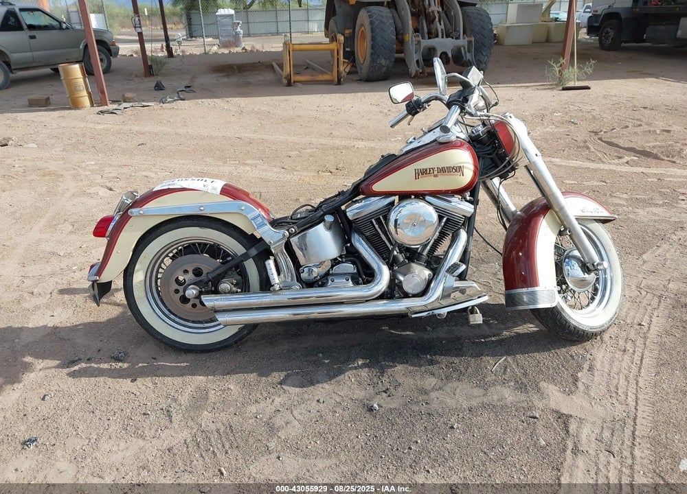 1989 HARLEY-DAVIDSON FLSTC VIN: 1HD1BJL4XKY017569