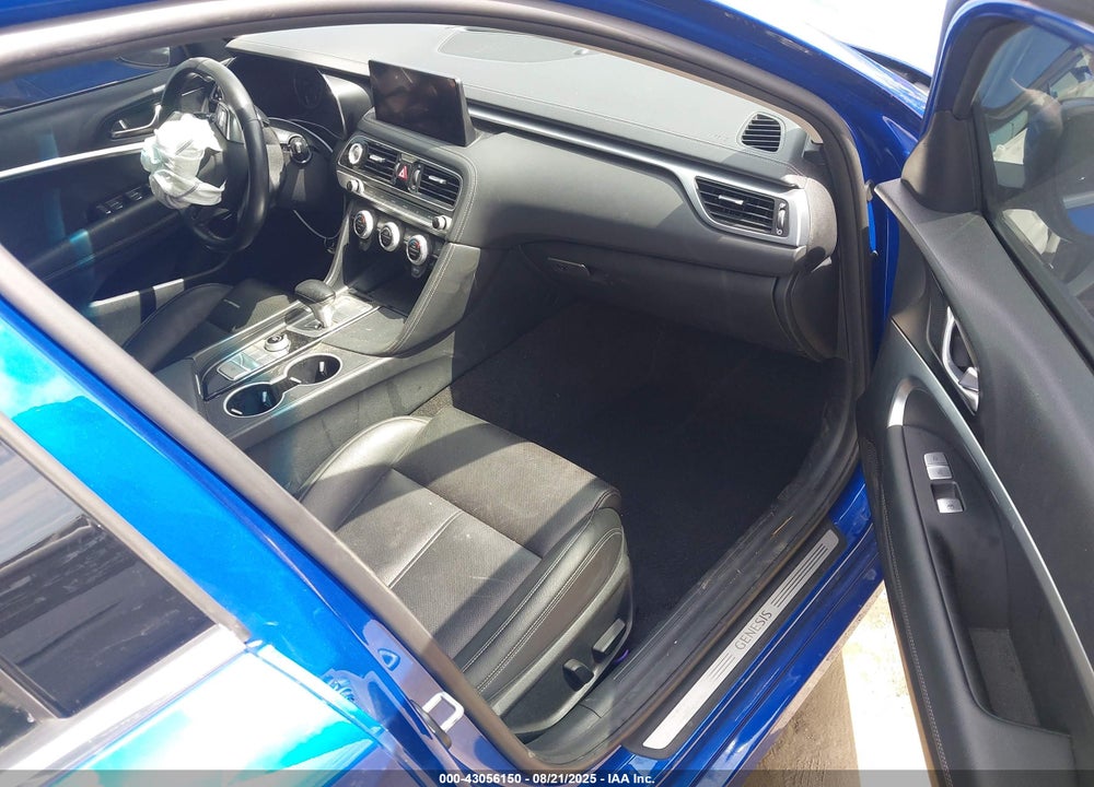 2022 GENESIS G70 2.0T RWD VIN: KMTG34TA4NU093978