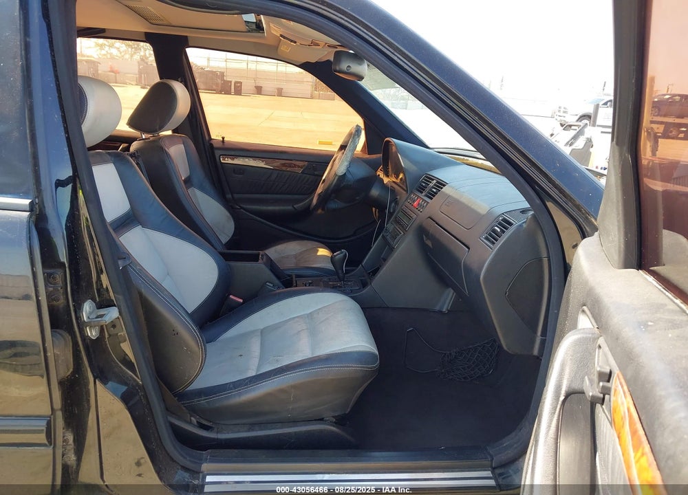 1999 MERCEDES-BENZ C 43 VIN: WDBHA33E4XF768854