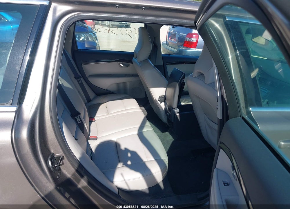 2010 VOLVO V70 VIN: YV1982BW4A1127188