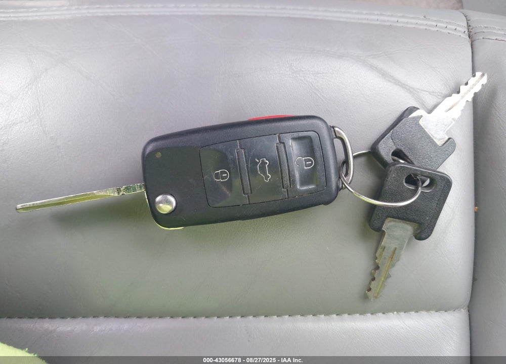 2004 VOLKSWAGEN TOUAREG V8 VIN: WVGCM77L74D056246