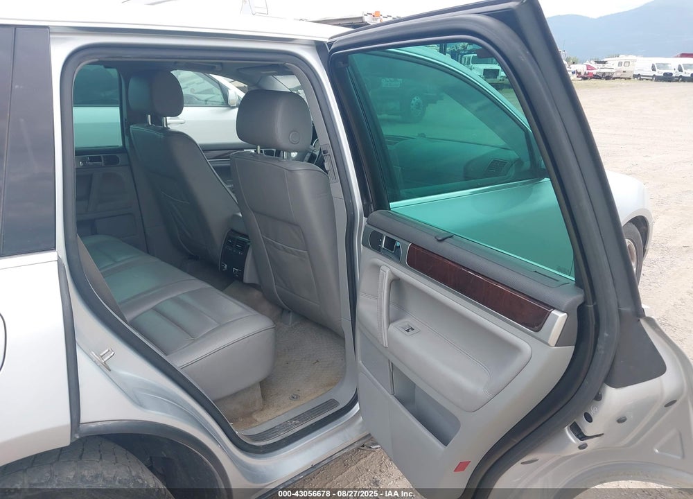 2004 VOLKSWAGEN TOUAREG V8 VIN: WVGCM77L74D056246