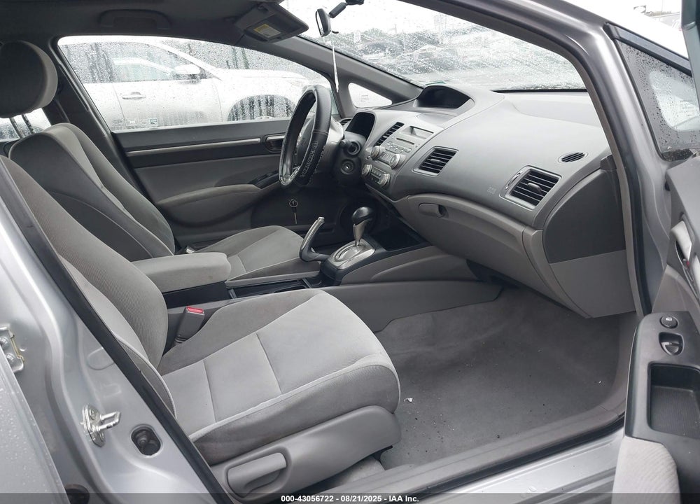 2008 HONDA CIVIC VIN: 1HGFA16828L026895