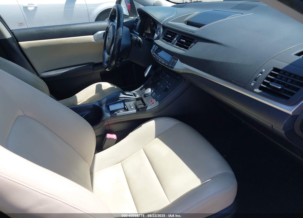 2011 LEXUS CT 200H VIN: JTHKD5BH3B2015398
