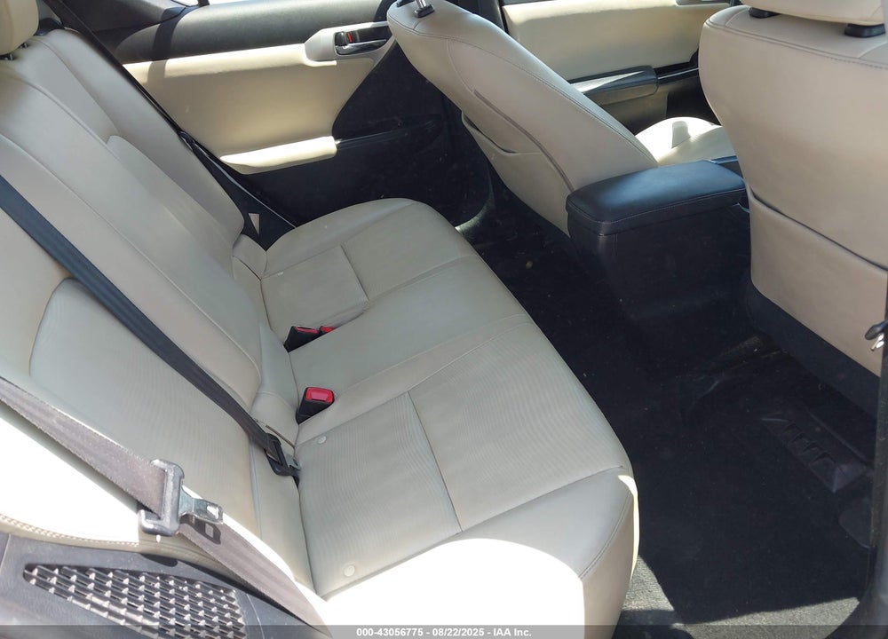 2011 LEXUS CT 200H VIN: JTHKD5BH3B2015398