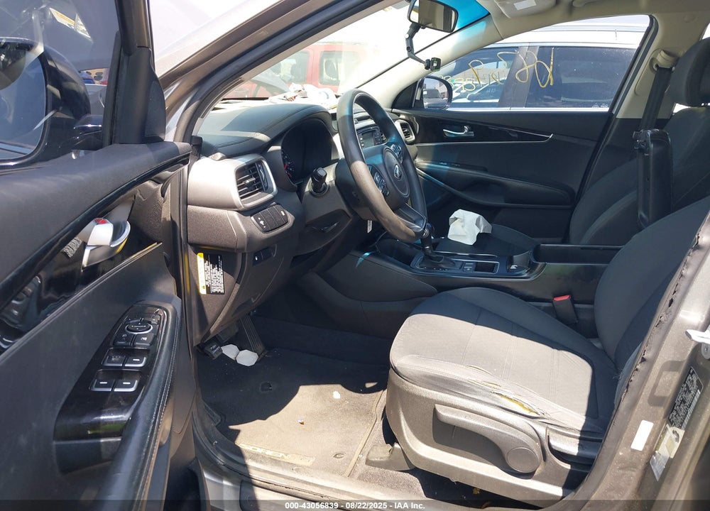 2016 KIA SORENTO VIN: 5XYPG4A37GG096305