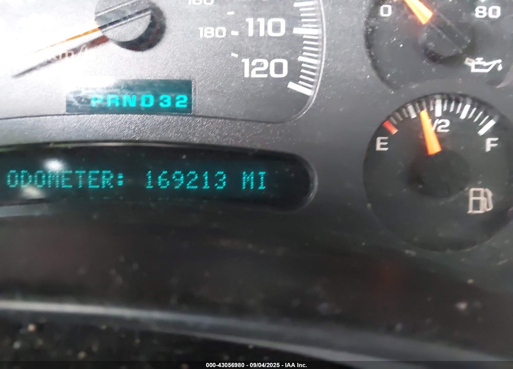 2005 CHEVROLET TAHOE LS VIN: 1GNEK13T05J220212