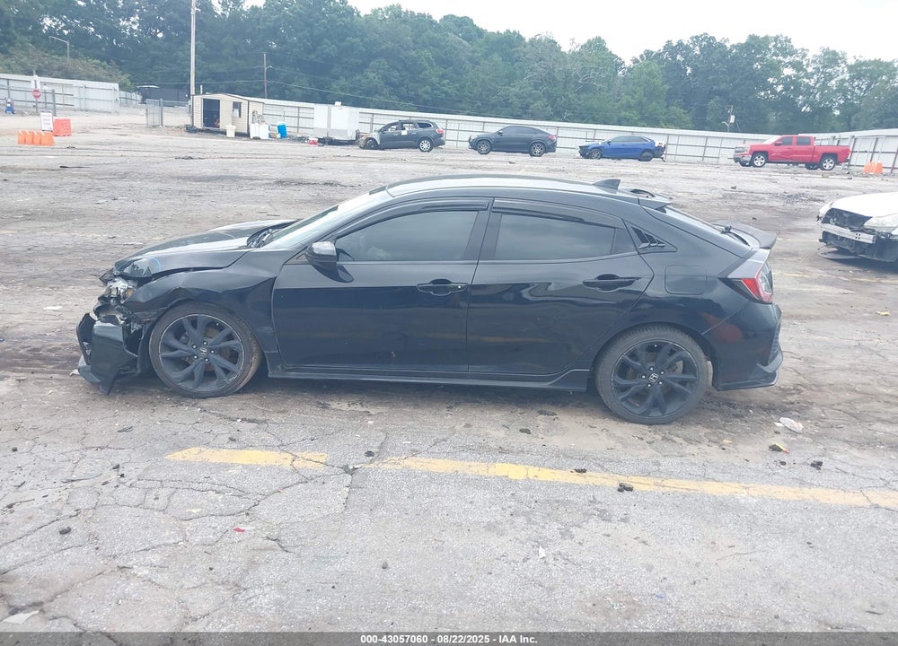 2018 HONDA CIVIC VIN: SHHFK7H4XJU215083