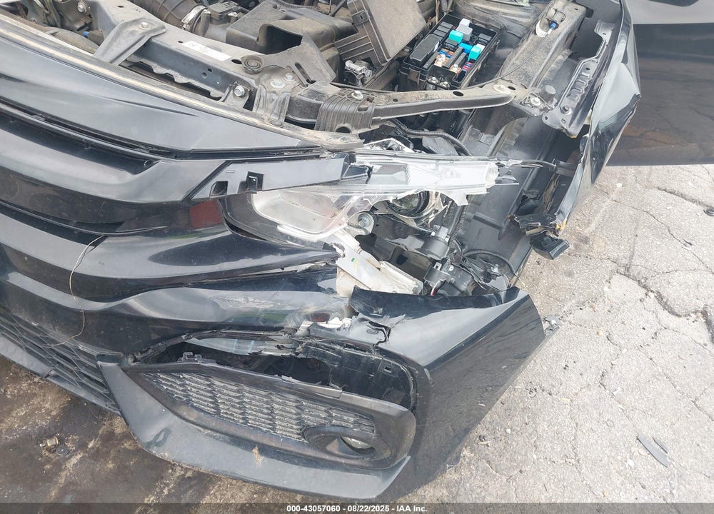 2018 HONDA CIVIC VIN: SHHFK7H4XJU215083