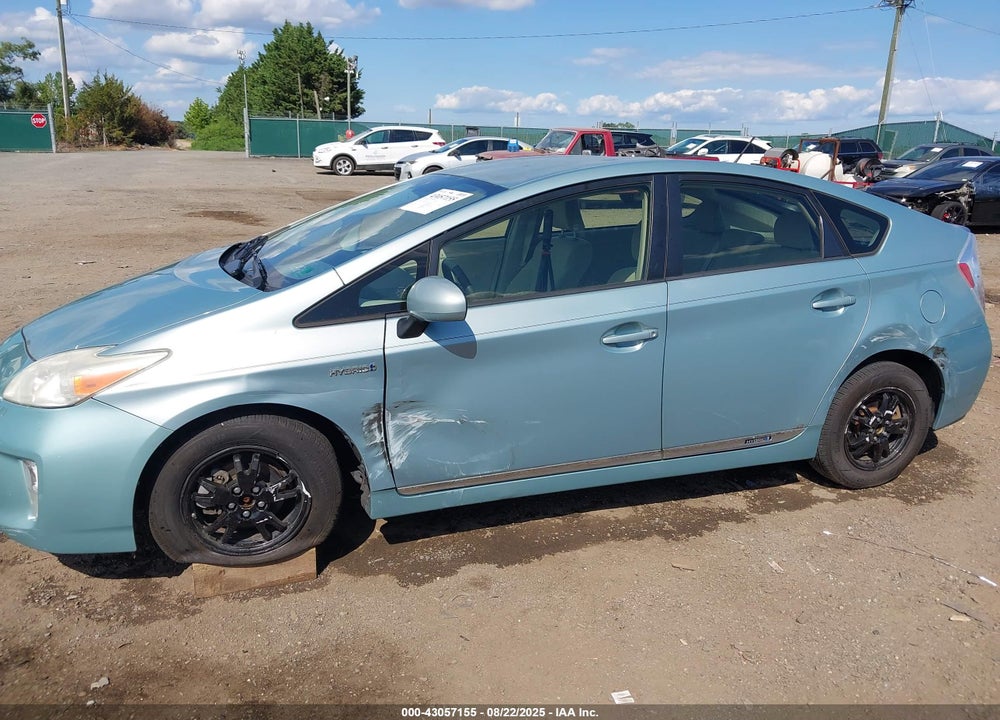 2014 TOYOTA PRIUS TWO VIN: JTDKN3DU5E1739097