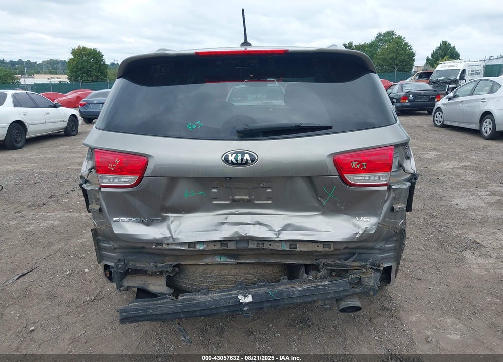 2016 KIA SORENTO 3.3L LX VIN: 5XYPG4A52GG145878