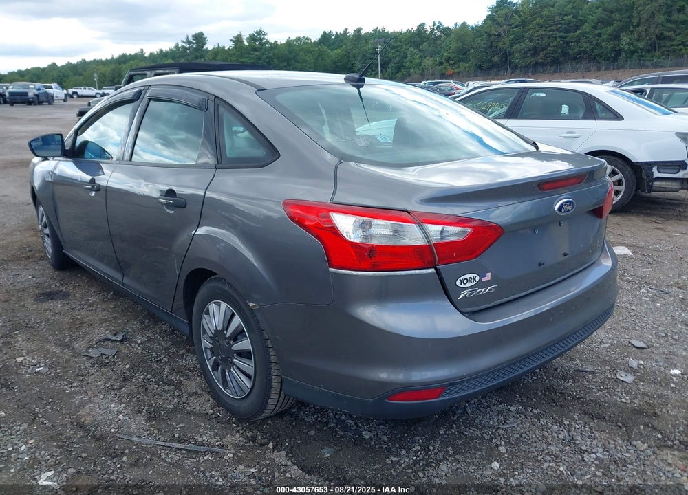 2013 FORD FOCUS VIN: 1FADP3E27DL173744