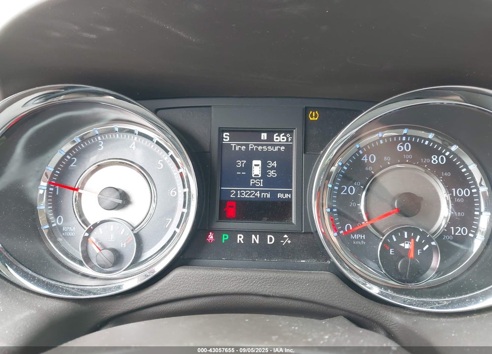 2013 CHRYSLER TOWN & COUNTRY VIN: 2C4RC1CG6DR802139