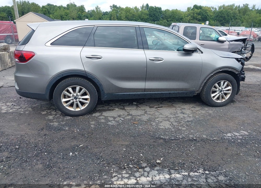 2019 KIA SORENTO VIN: 5XYPGDA55KG544552