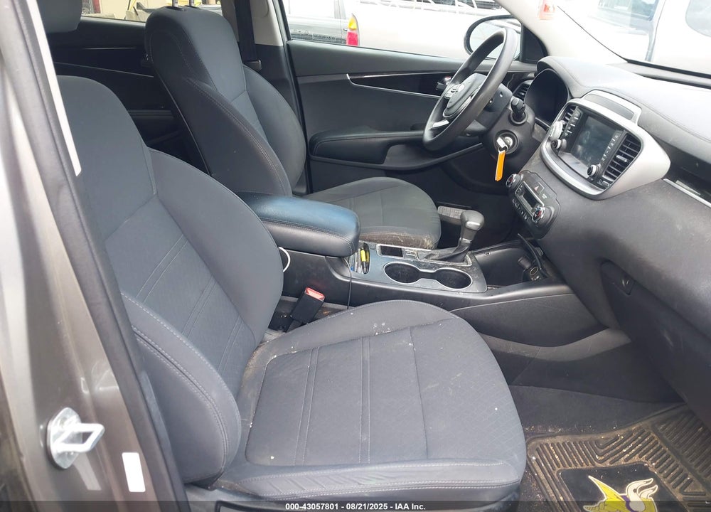2019 KIA SORENTO VIN: 5XYPGDA55KG544552