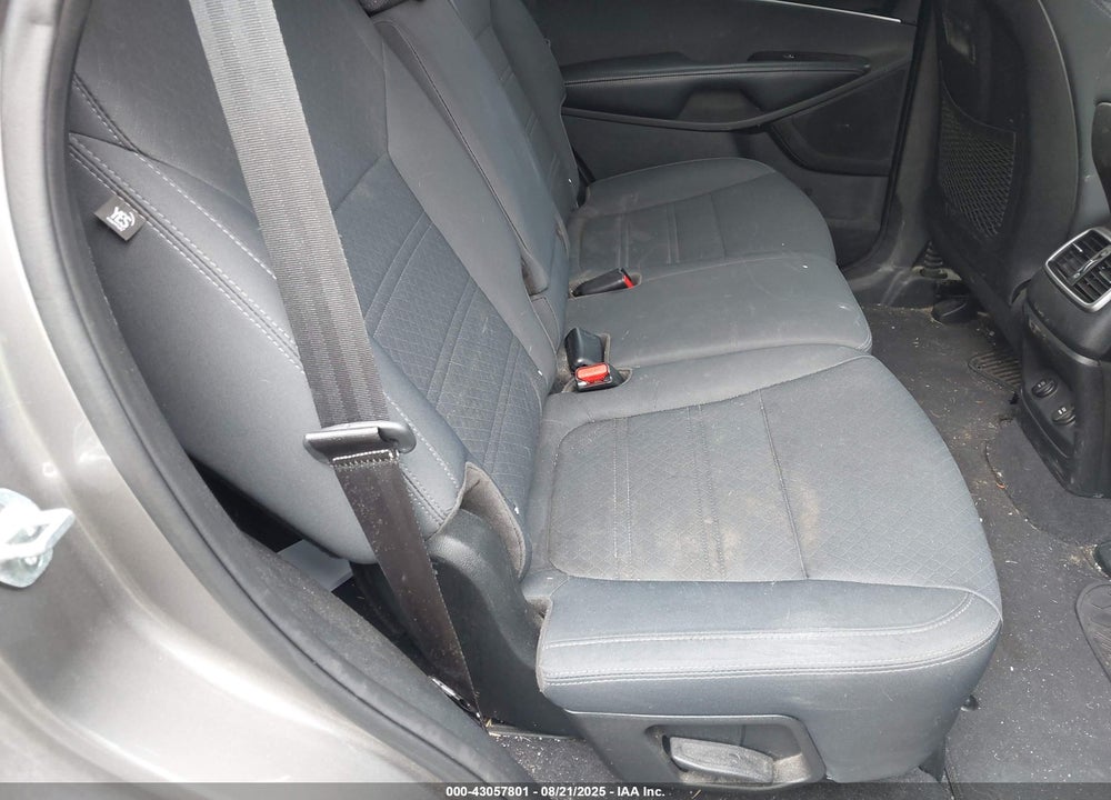 2019 KIA SORENTO VIN: 5XYPGDA55KG544552