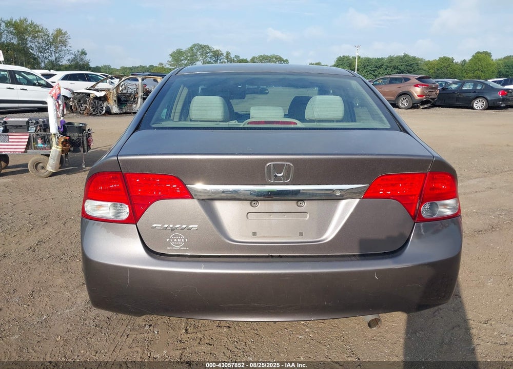 2011 HONDA CIVIC VIN: 19XFA1F58BE042197