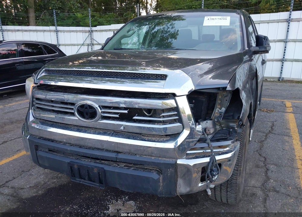 2016 TOYOTA TUNDRA SR 5.7L V8 VIN: 5TFUY5F10GX576602