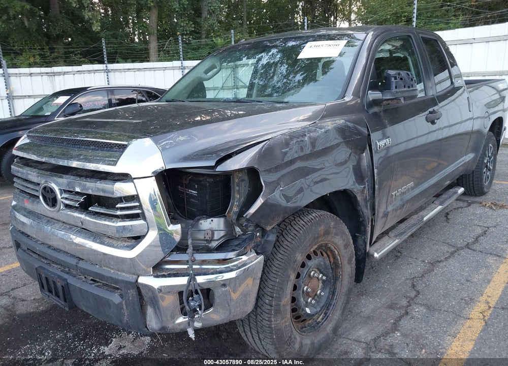 2016 TOYOTA TUNDRA SR 5.7L V8 VIN: 5TFUY5F10GX576602