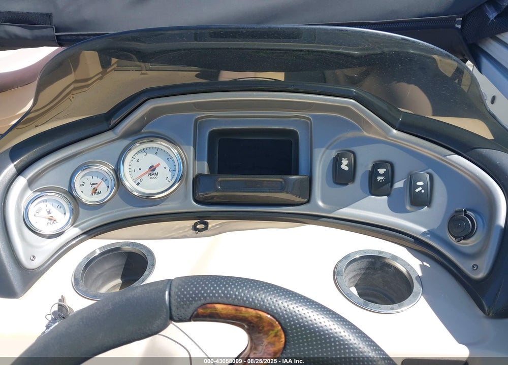 2015 SUNTRACKER PH30 PONTOON BOAT VIN: BUJ04686G415