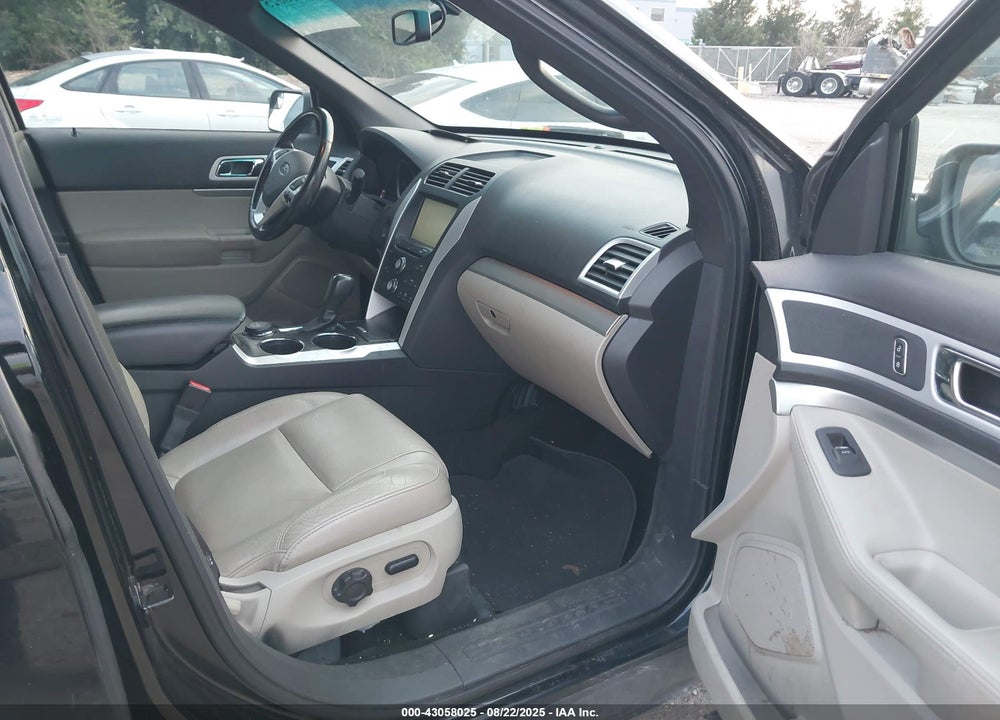 2011 FORD EXPLORER VIN: 1FMHK8D83BGA91220