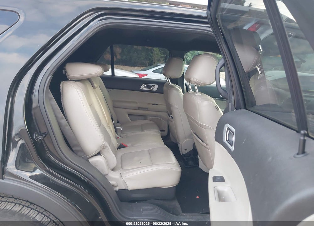 2011 FORD EXPLORER VIN: 1FMHK8D83BGA91220
