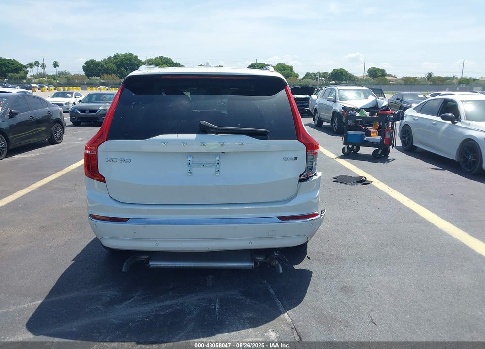 2023 VOLVO XC90 VIN: YV4062PN8P1993082