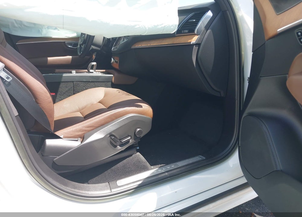 2023 VOLVO XC90 VIN: YV4062PN8P1993082