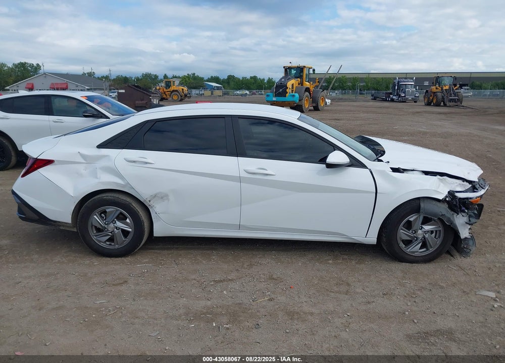 2024 HYUNDAI ELANTRA VIN: KMHLL4DG1RU828353