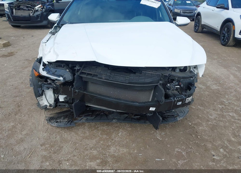 2024 HYUNDAI ELANTRA VIN: KMHLL4DG1RU828353