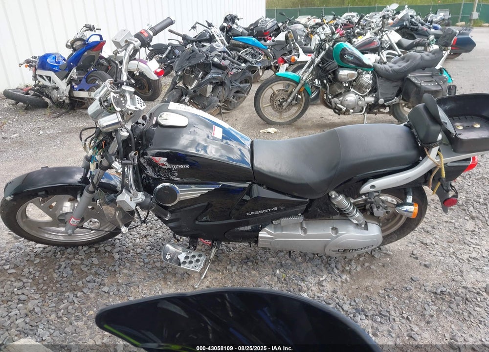2009 CFHG 300SS VIN: LCETDNP5596000523