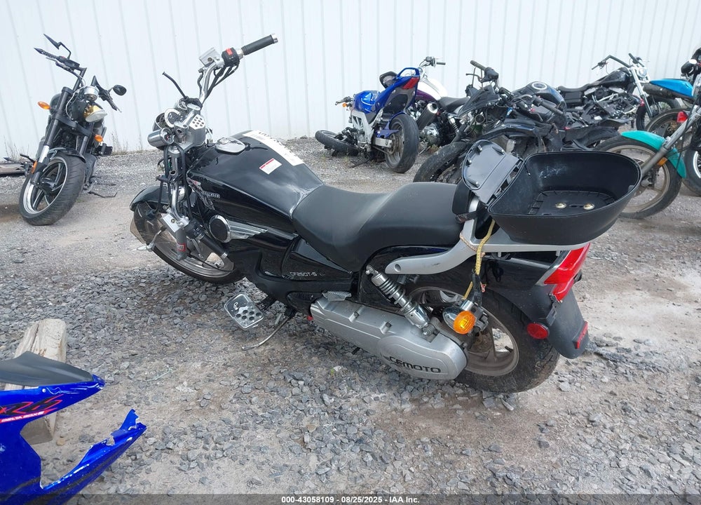 2009 CFHG 300SS VIN: LCETDNP5596000523