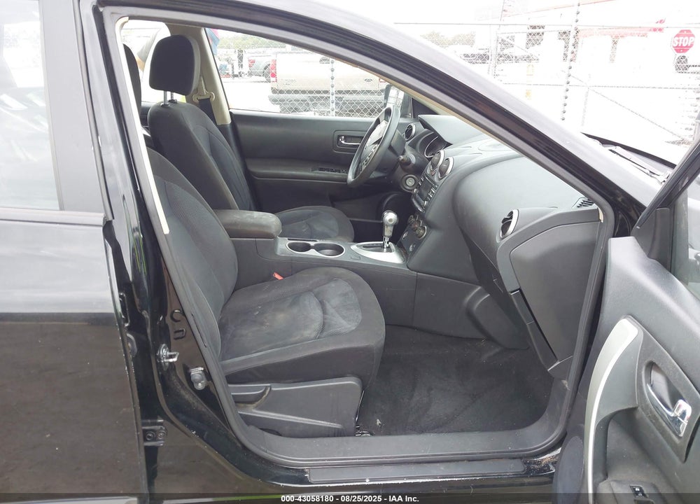 2015 NISSAN ROGUE VIN: JN8AS5MT4FW656518