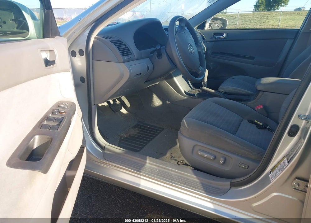 2005 TOYOTA CAMRY LE VIN: 4T1BE32K05U985583