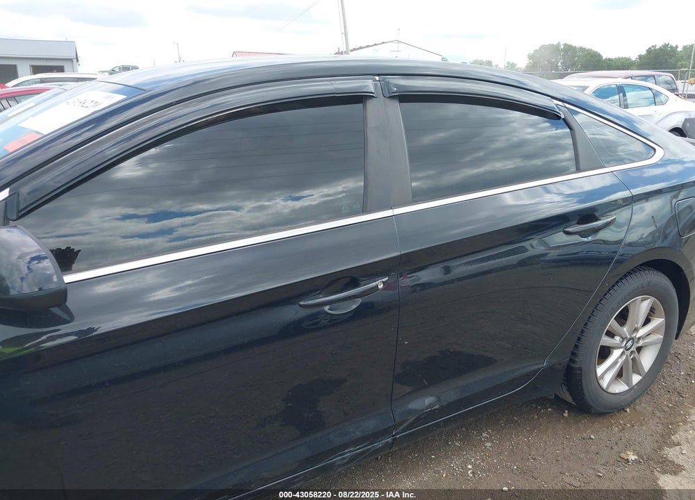 2016 HYUNDAI SONATA VIN: 5NPE24AF1GH390985