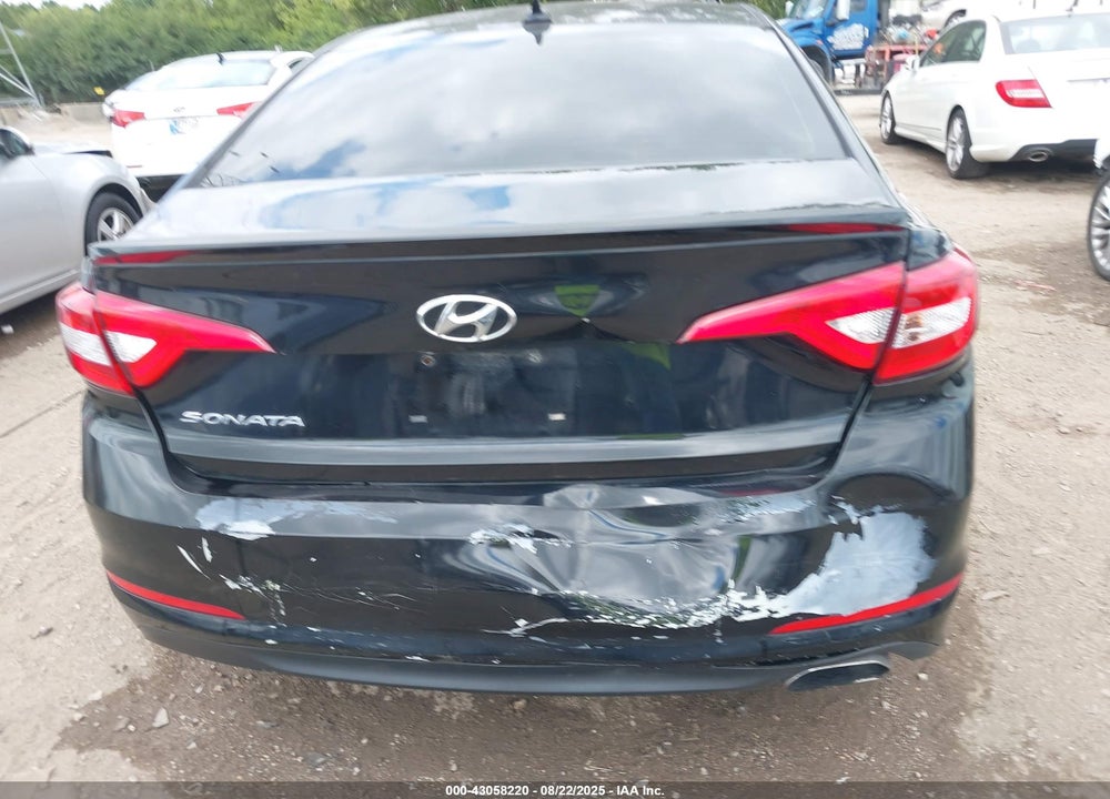 2016 HYUNDAI SONATA VIN: 5NPE24AF1GH390985