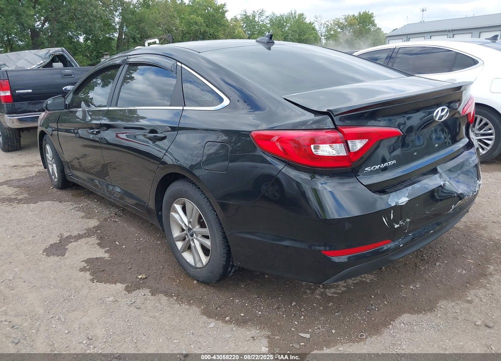 2016 HYUNDAI SONATA VIN: 5NPE24AF1GH390985
