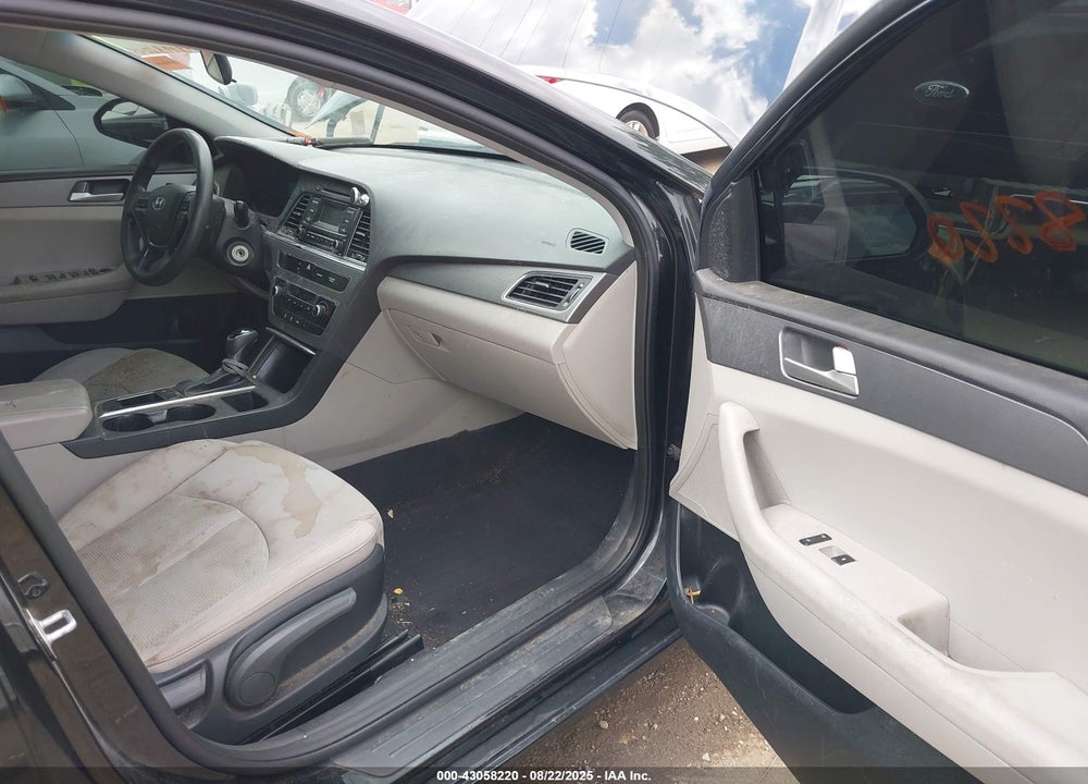 2016 HYUNDAI SONATA VIN: 5NPE24AF1GH390985