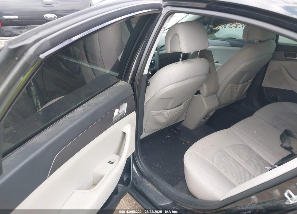 2016 HYUNDAI SONATA VIN: 5NPE24AF1GH390985
