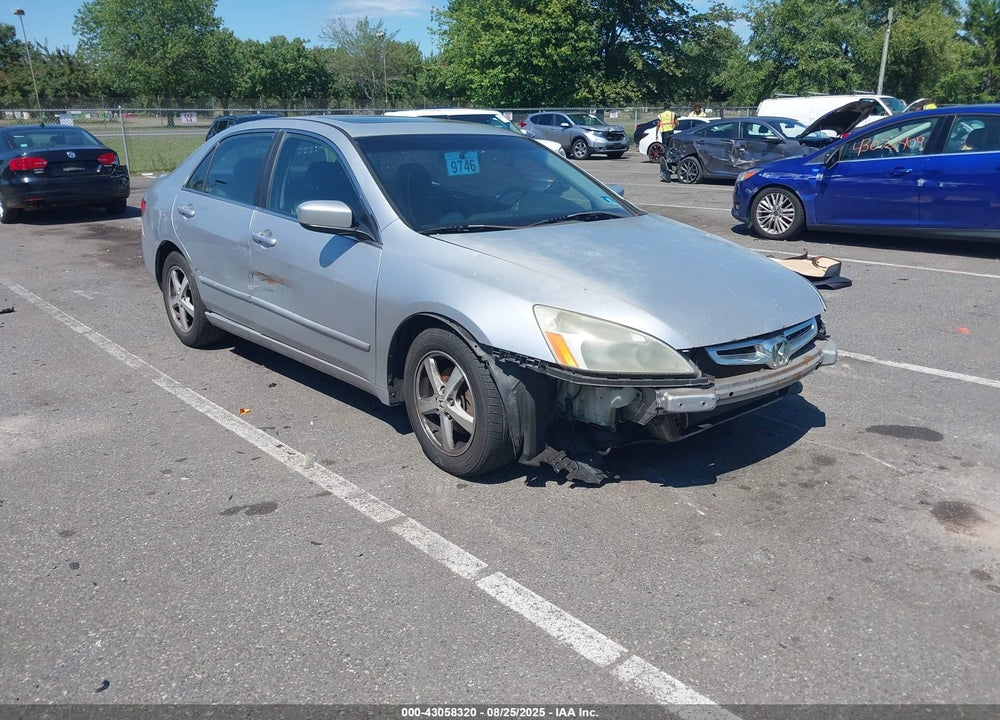 2005 HONDA ACCORD 2.4 EX VIN: 1HGCM56705A105899