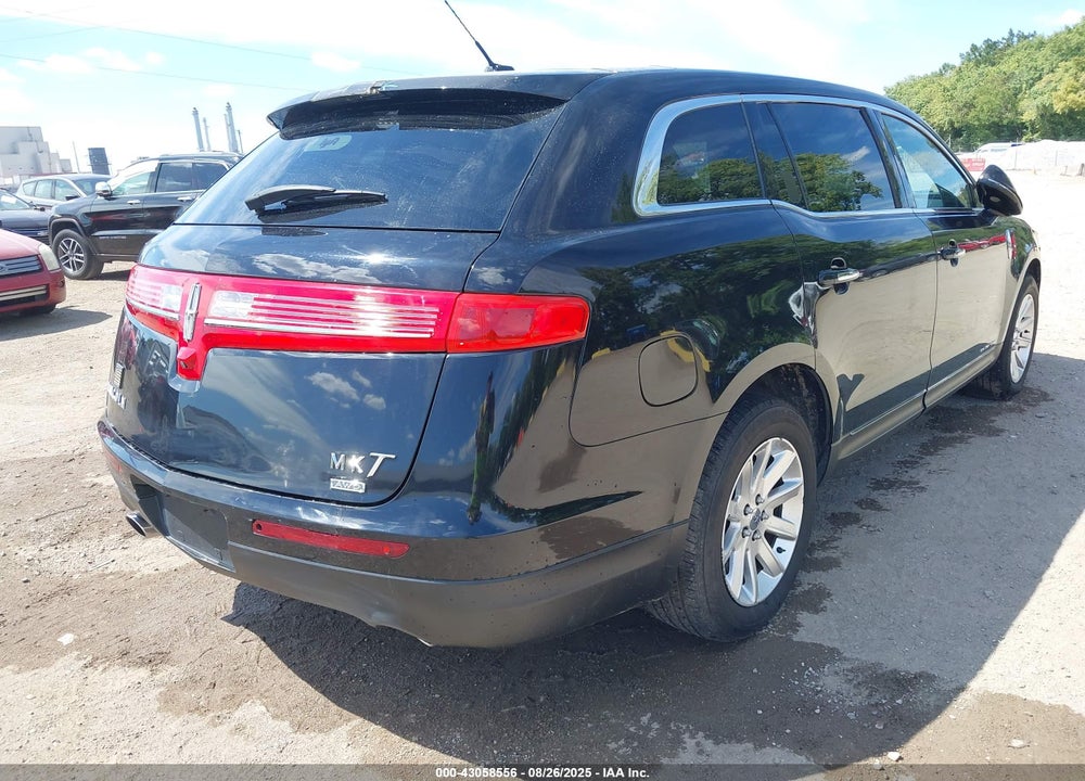 2017 LINCOLN MKT VIN: 2LMHJ5NK4HBL00917