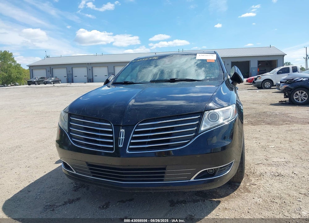 2017 LINCOLN MKT VIN: 2LMHJ5NK4HBL00917