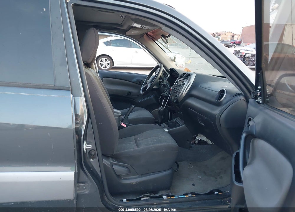 2005 TOYOTA RAV4 VIN: JTEGD20V850073355