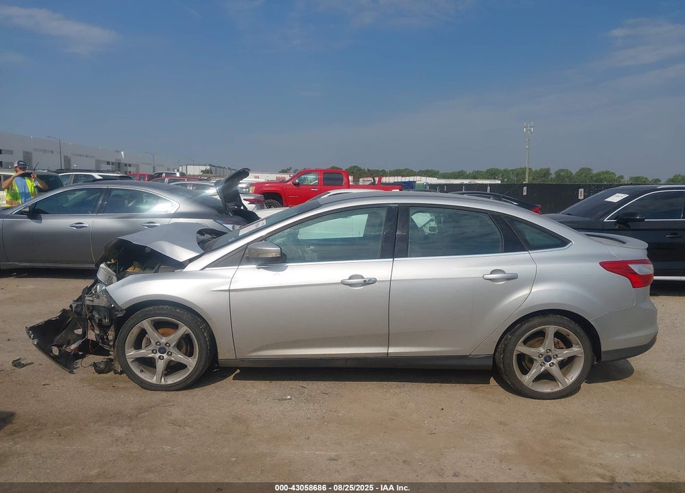 2013 FORD FOCUS VIN: 1FADP3J2XDL301612