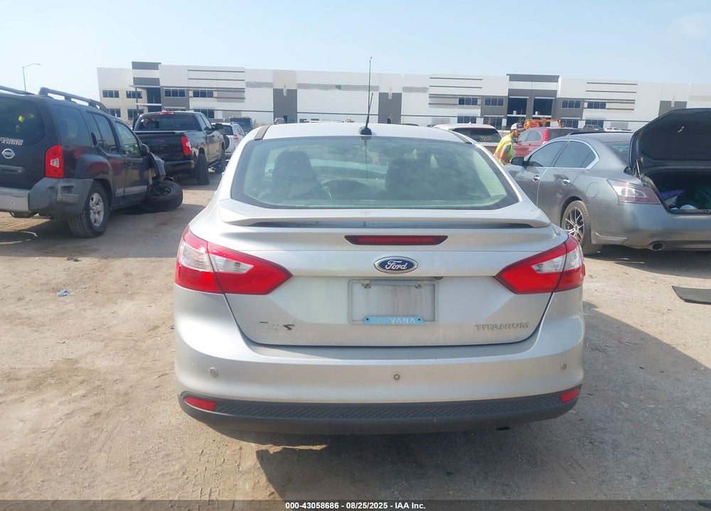 2013 FORD FOCUS VIN: 1FADP3J2XDL301612