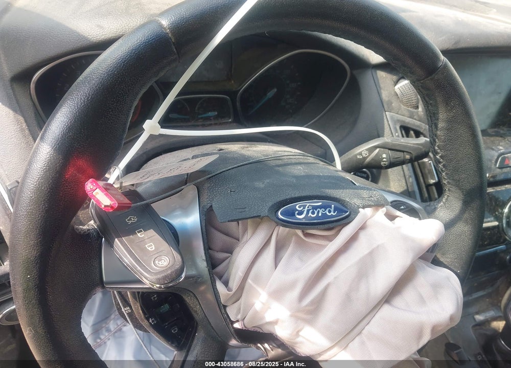2013 FORD FOCUS VIN: 1FADP3J2XDL301612