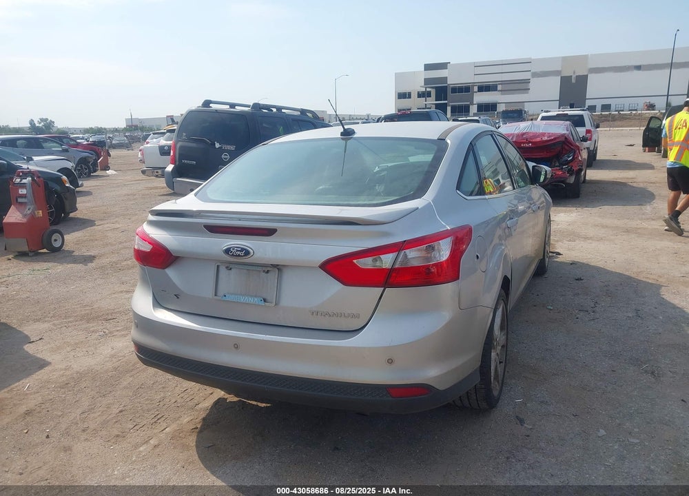 2013 FORD FOCUS VIN: 1FADP3J2XDL301612