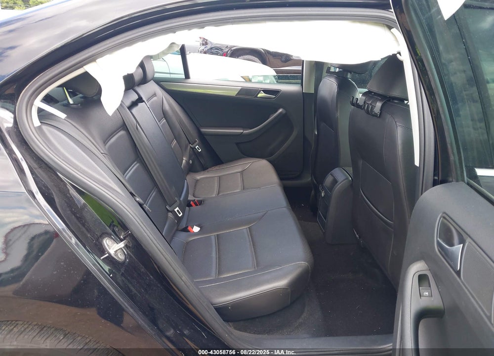 2017 VOLKSWAGEN JETTA VIN: 3VWDB7AJXHM384337